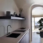 Vora 4*