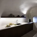 Konukevi Vora 4*